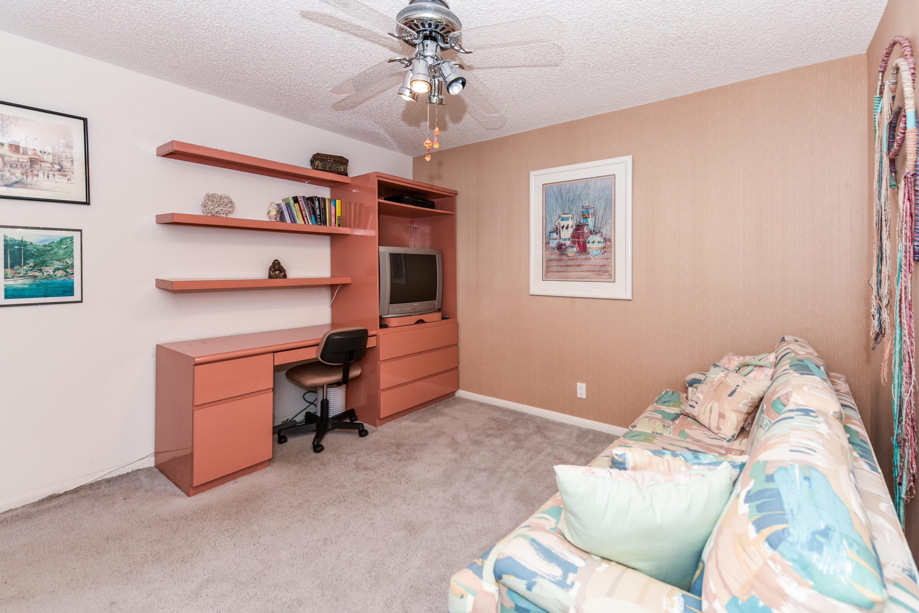 7978 La Mirada Drive Boca Raton, FL 33433 - Photo 33 of 36 3rd Bedrom with shelves