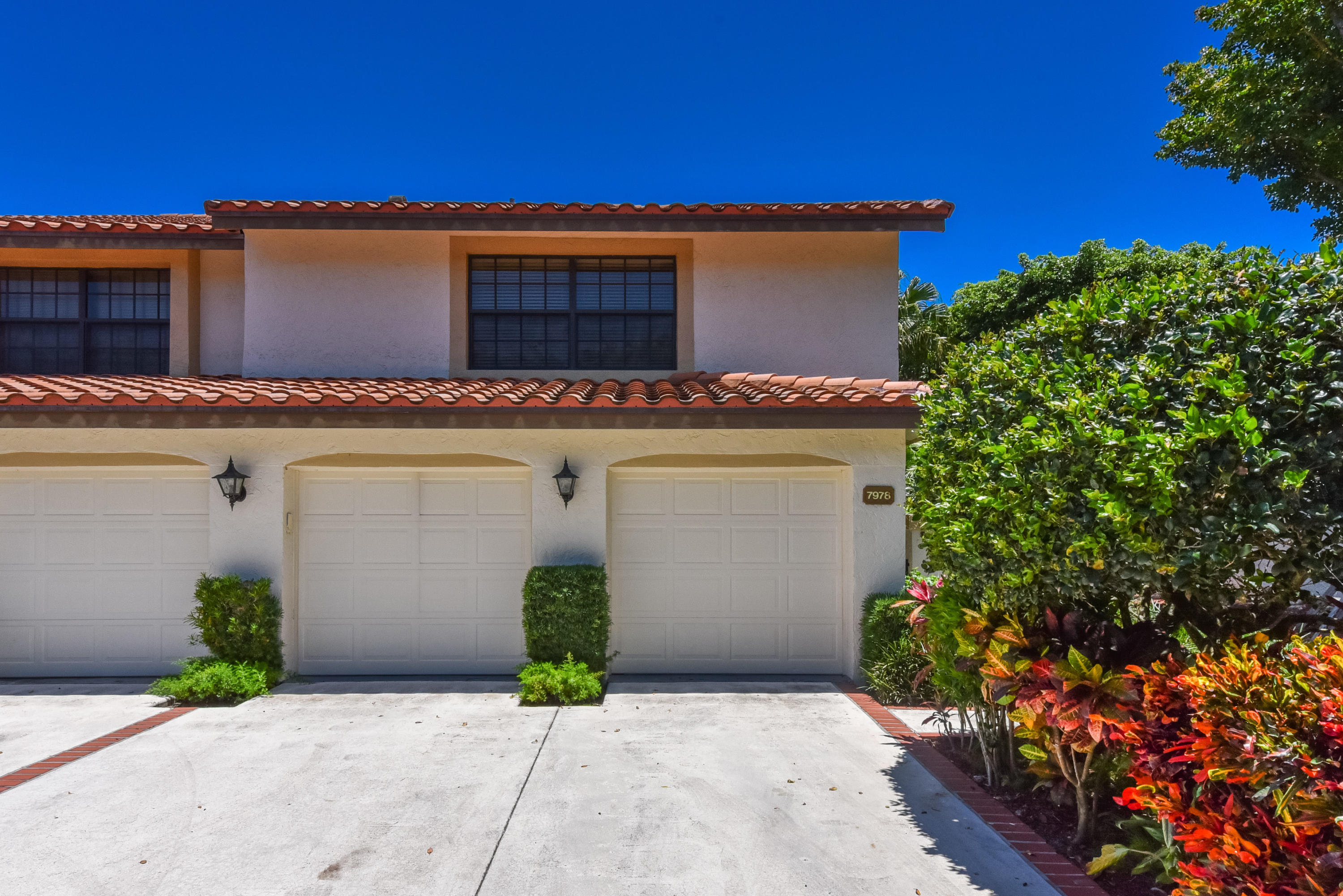 7978 La Mirada Drive Boca Raton, FL 33433 - Photo 4 of 36 Front of corner townhouse