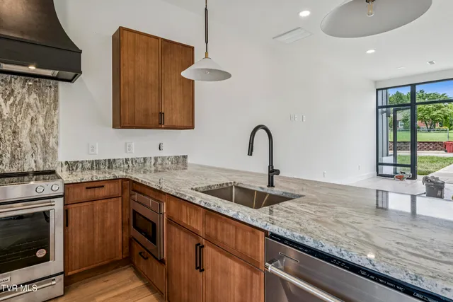 $525,000 | 1533 Pactolas Road, Unit 105, Johnson City, TN 37604