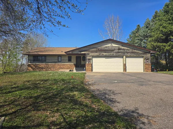 $299,900 | 1325 Karth Lake Circle, Arden Hills, MN 55126