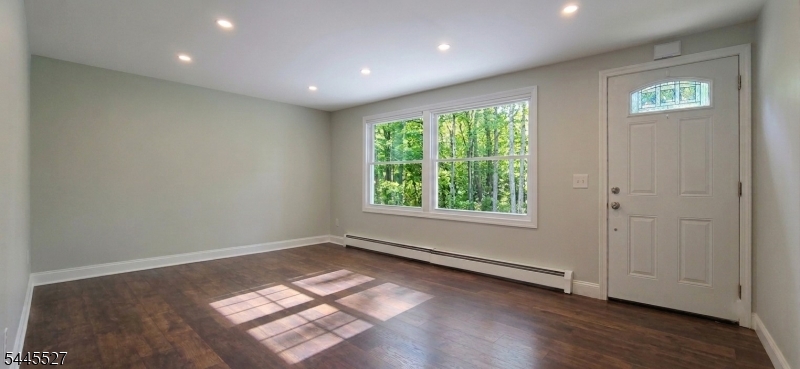 25 Essex Road Wantage, NJ 07461 - Photo 5 of 11