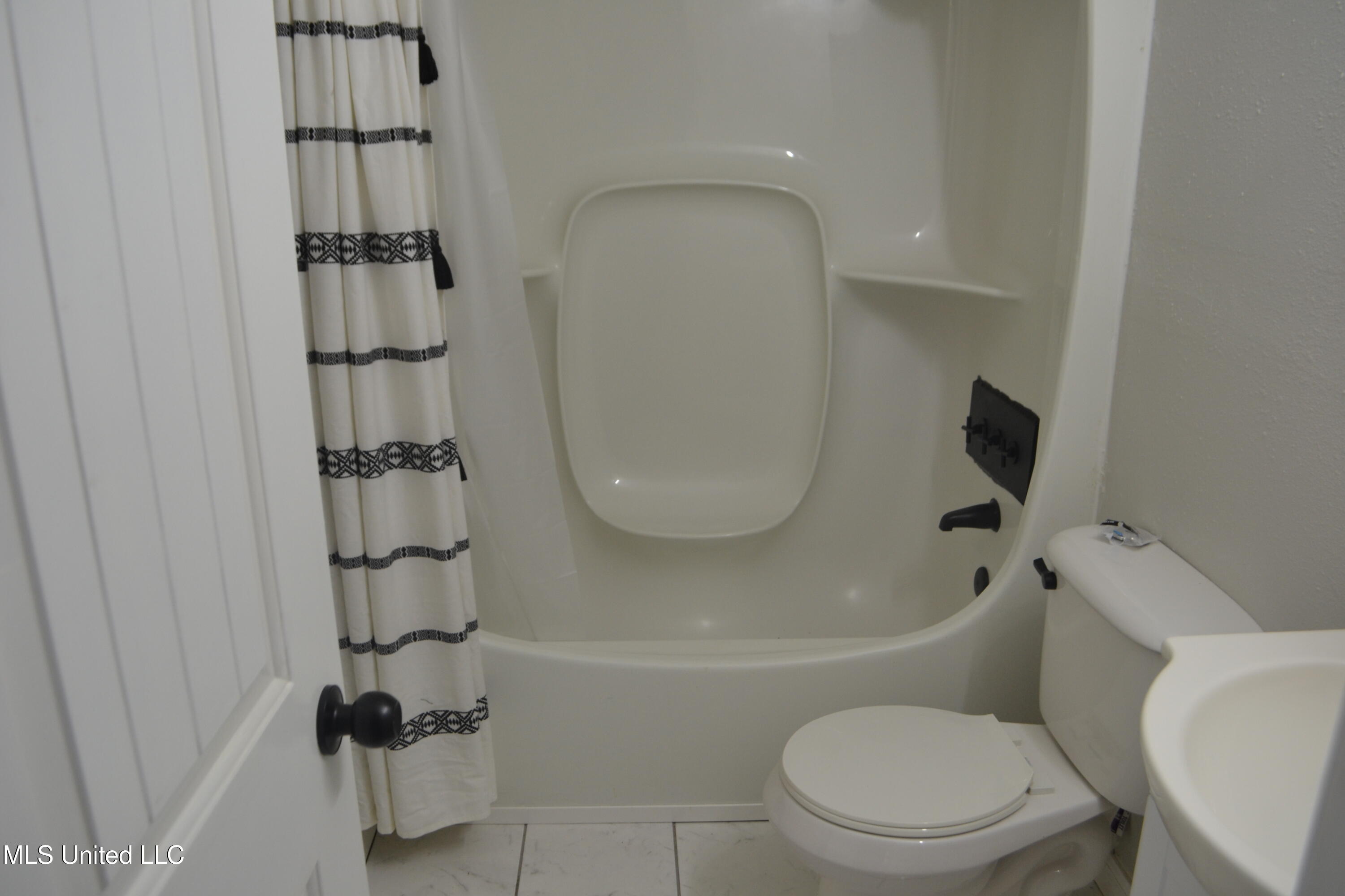 4848 Devon Street Moss Point, MS 39563 - Photo 12 of 20 DSC_0427