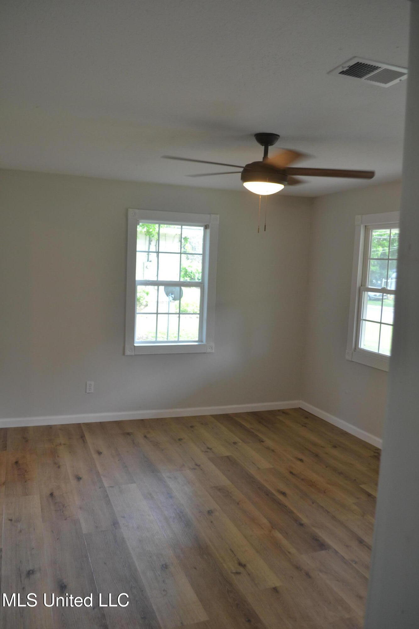 4848 Devon Street Moss Point, MS 39563 - Photo 2 of 20 DSC_0414