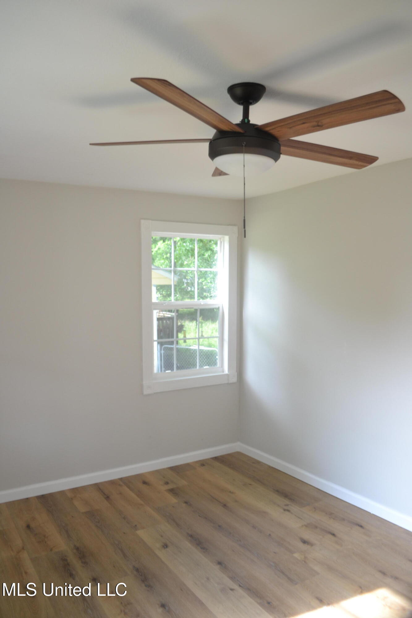 4848 Devon Street Moss Point, MS 39563 - Photo 4 of 20 DSC_0417