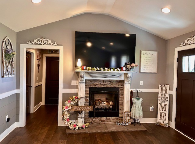 46 Knights Church Road Decherd, TN 37324 - Photo 3 of 26 a living room with furniture and a fireplace