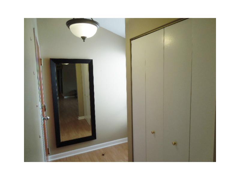 1503 Kenzie Road, Unit 1503 Pittsburgh, PA 15205 - Photo 8 of 25 Entry/Foyer.