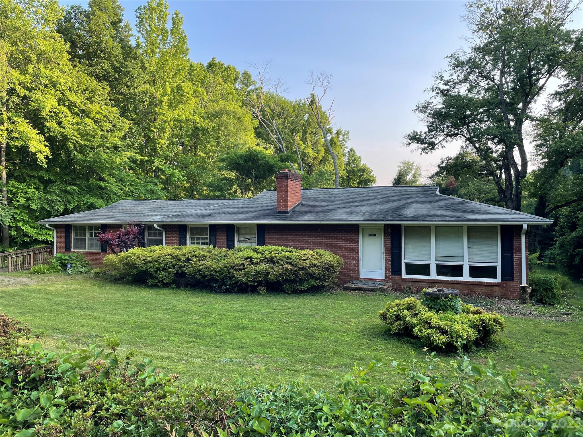 5196 Reynolda Road Winston-Salem, NC 27106 - Photo 1 of 19 Gallery Image 1