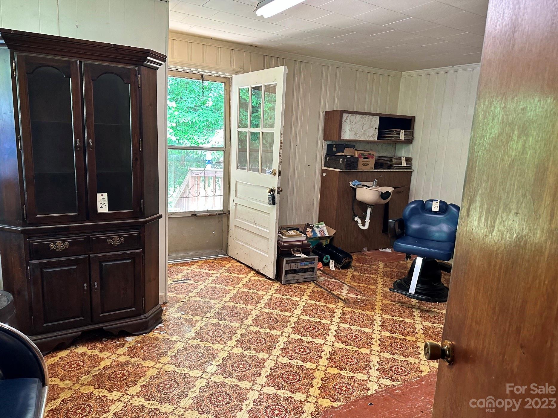 5196 Reynolda Road Winston-Salem, NC 27106 - Photo 4 of 19 Gallery Image 4