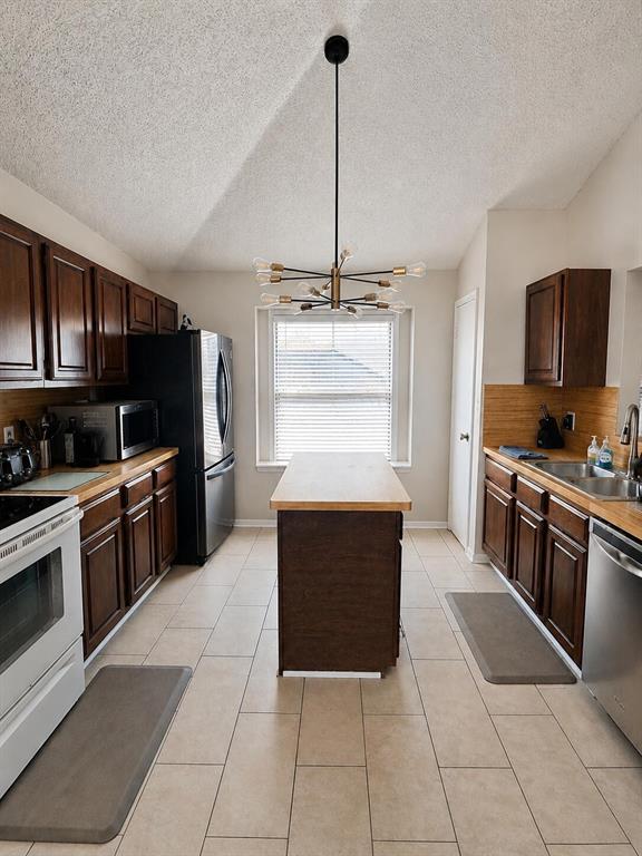 5505 Oak Brook Road Arlington, TX 76016 - Photo 6 of 30 Gallery Image 6