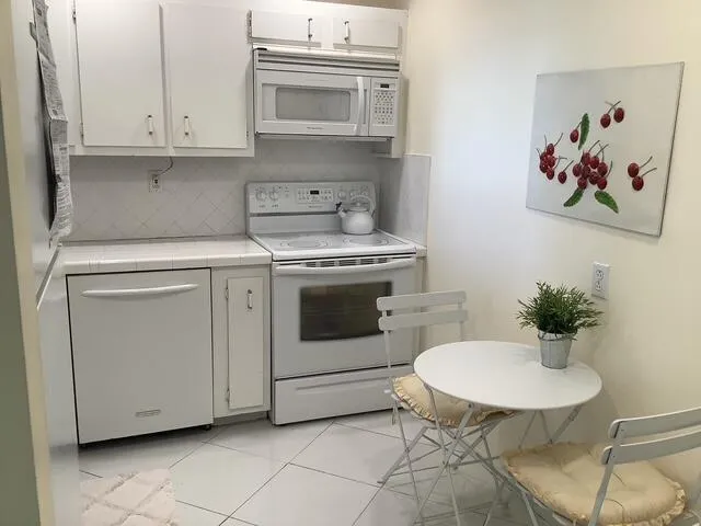 $2,500 | 3540 South Ocean Boulevard, Unit 805, South Palm Beach, FL 33480