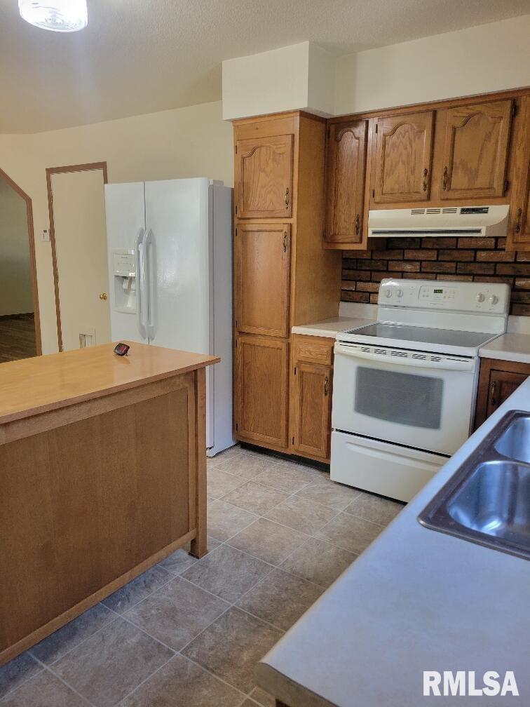1917 Scarbrough Road Springfield, IL 62702 - Photo 12 of 34