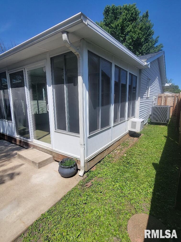 1917 Scarbrough Road Springfield, IL 62702 - Photo 29 of 34