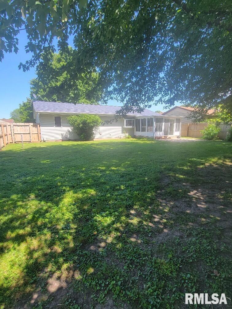 1917 Scarbrough Road Springfield, IL 62702 - Photo 33 of 34