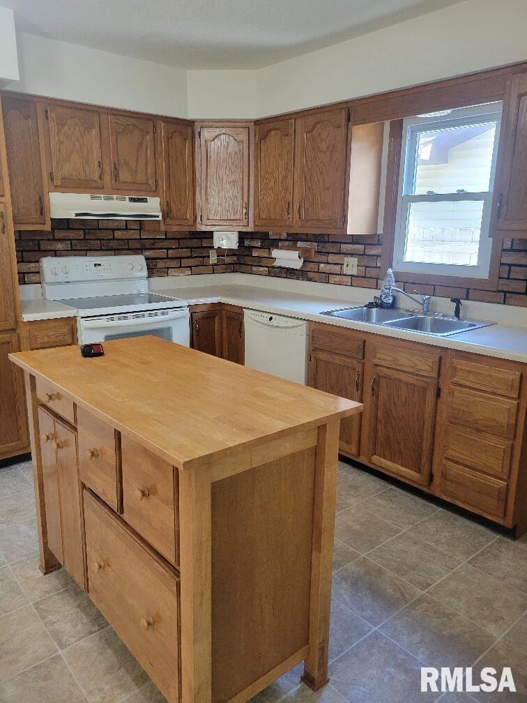 1917 Scarbrough Road Springfield, IL 62702 - Photo 10 of 34