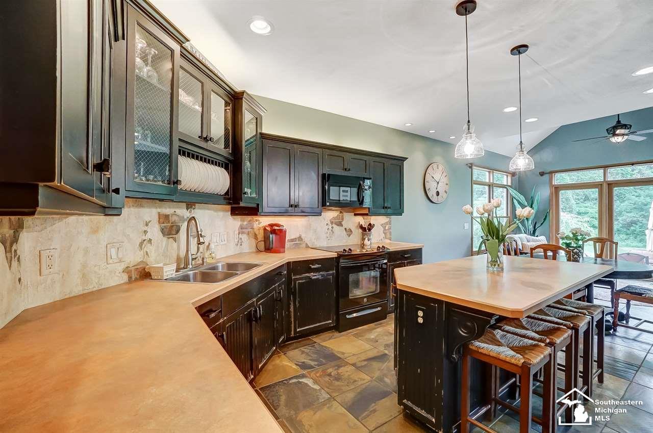6475 Douglas Road Lambertville, MI 48144 - Photo 14 of 39 Kitchen