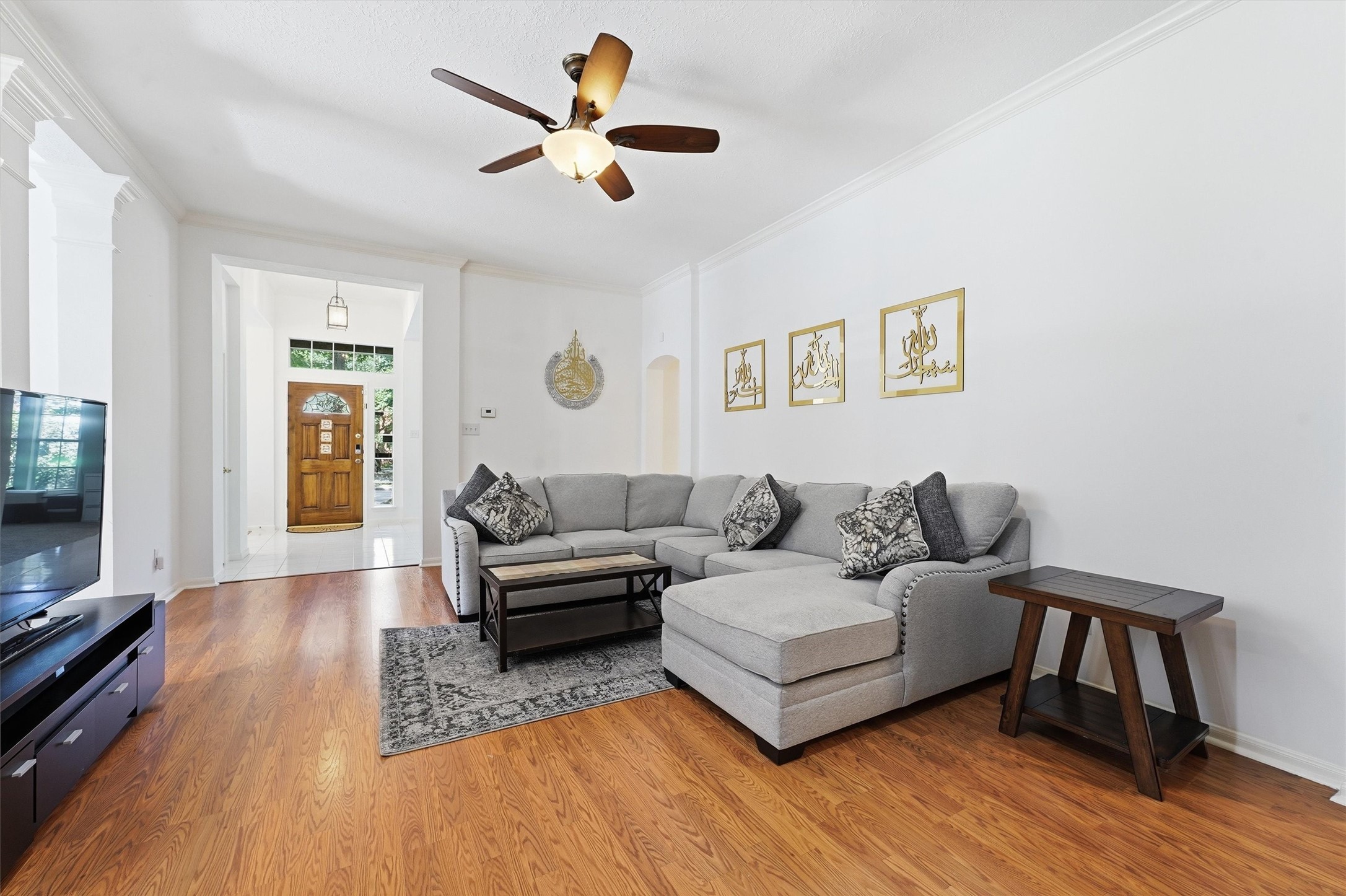 18811 Racquet Sports Way Humble, TX 77346 - Photo 11 of 28 Linving room.