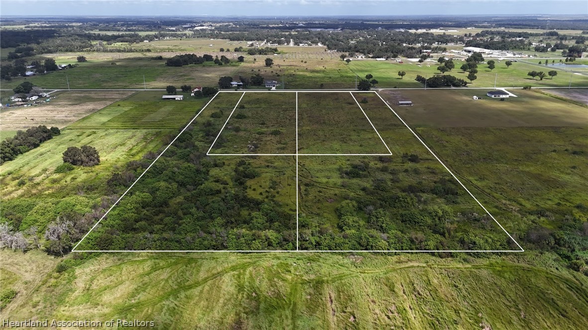 445 Metheny Road Wauchula, FL 33873 - Photo 3 of 14 a view of a tennis court