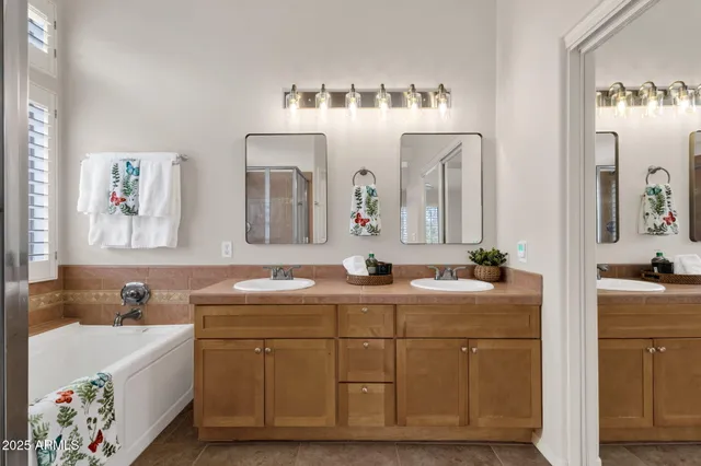 $739,900 | 1678 East Rawhide Street, Gilbert, AZ 85296