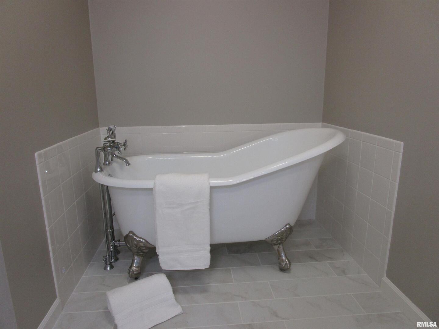 1253 County Road 800 East Carmi, IL 62821 - Photo 11 of 51 a close view of tap