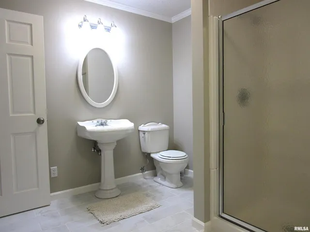 $284,000 | 1253 County Road 800 East, Carmi, IL 62821