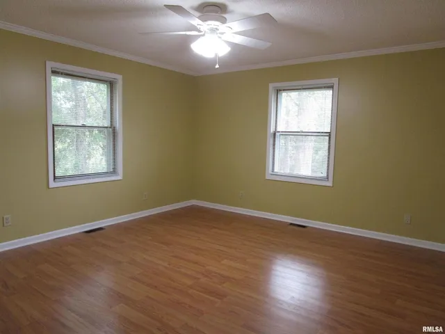 $284,000 | 1253 County Road 800 East, Carmi, IL 62821