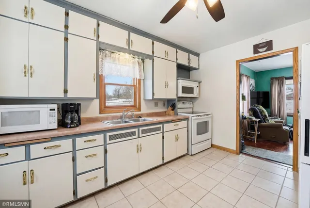 $200,000 | 4903 Jeffers Road, Eau Claire, WI 54703