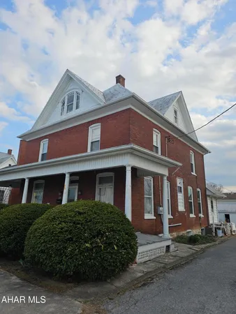 $239,900 | 200 Woodlawn Avenue, Martinsburg, PA 16662