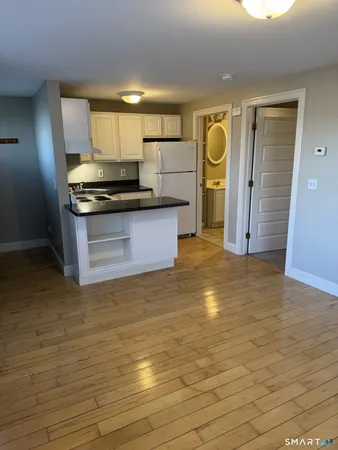 $1,500 | 3 East Pattagansett Road, Unit B, East Lyme, CT 06357