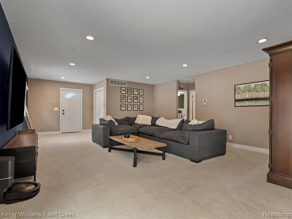 2854 York Road Rochester Hills, MI 48309 - Photo 17 of 39
