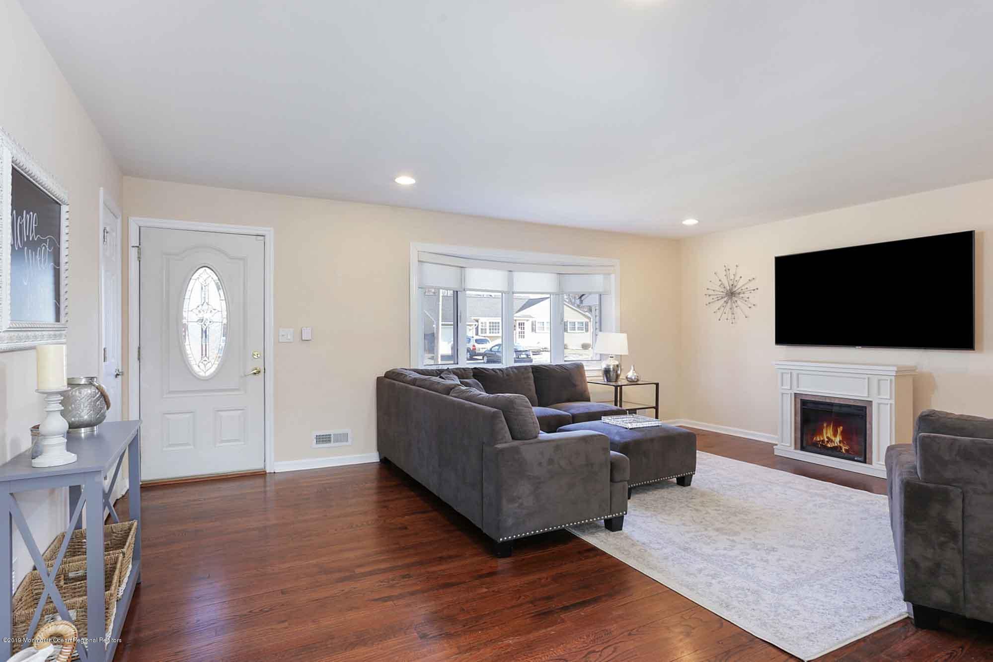 200 Green Tree Road Brick, NJ 08724 - Photo 4 of 22 IMG_9109