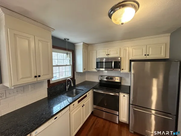 $359,900 | 72 Willie Circle, Tolland, CT 06084