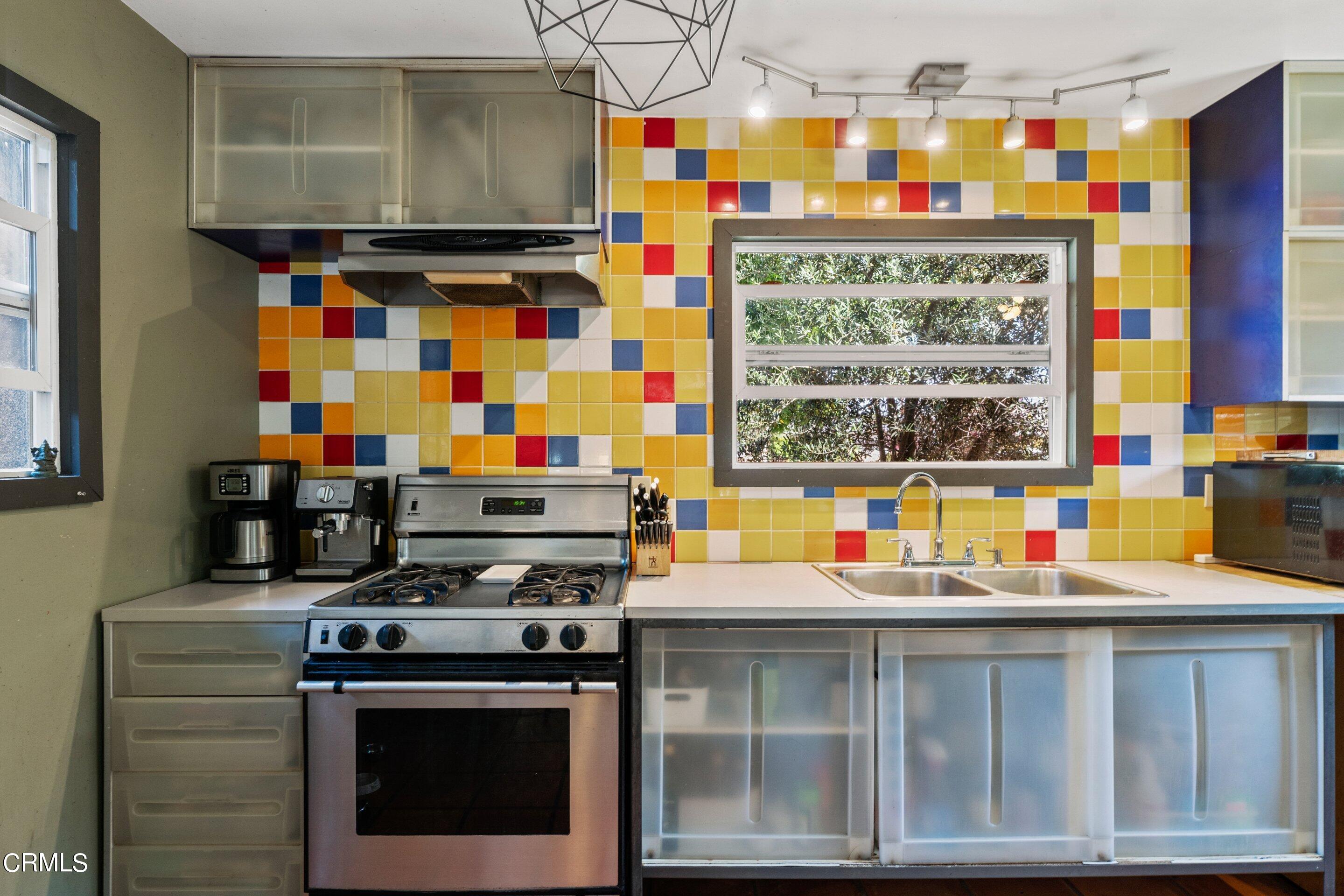 1860 Volk Avenue Long Beach, CA 90815 - Photo 13 of 47 1860_volk_ave_6a