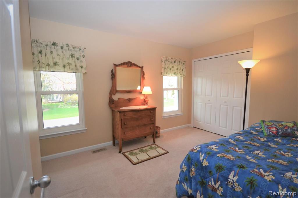 35444 Fredericksburg Road Farmington Hills, MI 48331 - Photo 33 of 52