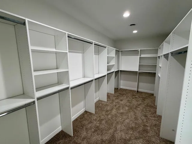 $975,000 | 6589 Blackbird Lane, Bettendorf, IA 52722