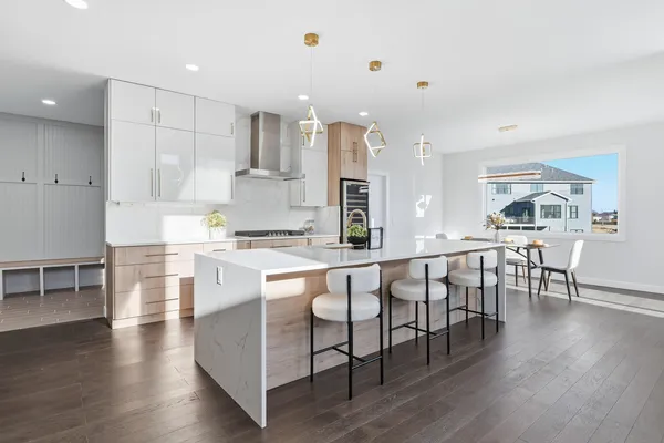 $975,000 | 6589 Blackbird Lane, Bettendorf, IA 52722