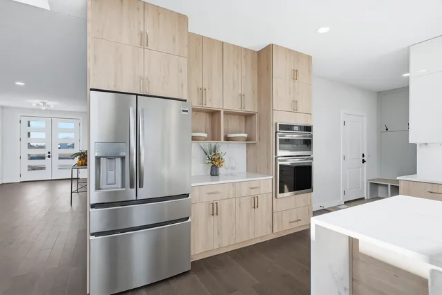 $975,000 | 6589 Blackbird Lane, Bettendorf, IA 52722