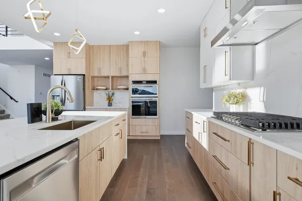 $975,000 | 6589 Blackbird Lane, Bettendorf, IA 52722