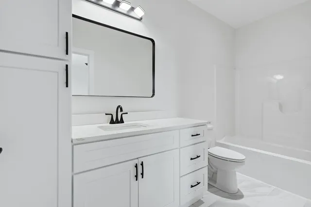 $975,000 | 6589 Blackbird Lane, Bettendorf, IA 52722