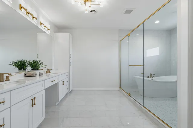 $975,000 | 6589 Blackbird Lane, Bettendorf, IA 52722