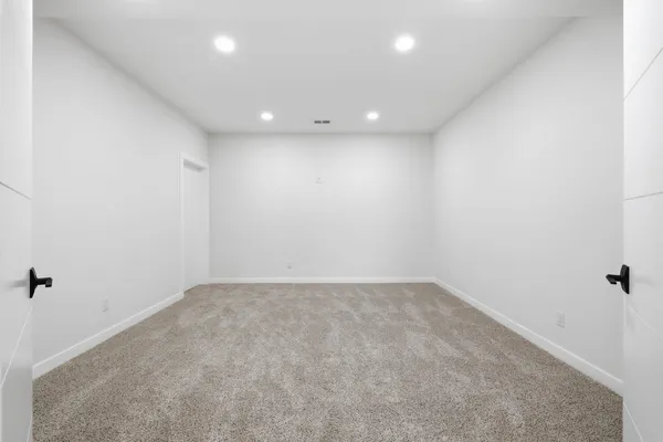 $975,000 | 6589 Blackbird Lane, Bettendorf, IA 52722