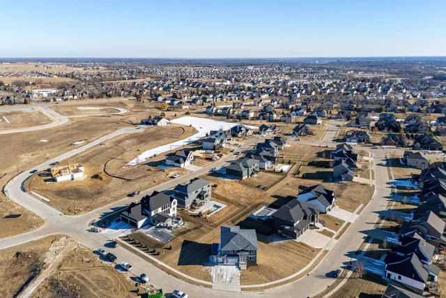 $975,000 | 6589 Blackbird Lane, Bettendorf, IA 52722