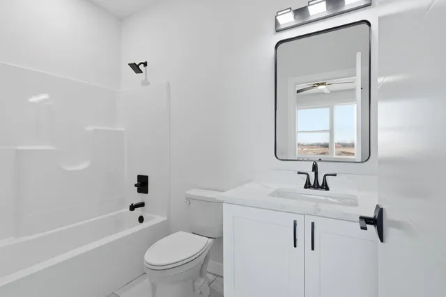 $975,000 | 6589 Blackbird Lane, Bettendorf, IA 52722