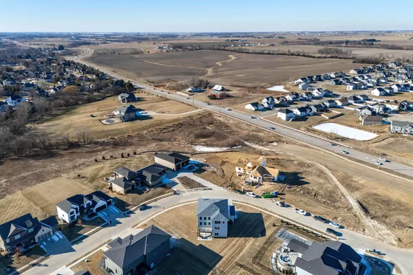 $975,000 | 6589 Blackbird Lane, Bettendorf, IA 52722