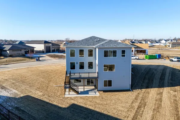 $975,000 | 6589 Blackbird Lane, Bettendorf, IA 52722