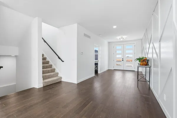 $975,000 | 6589 Blackbird Lane, Bettendorf, IA 52722