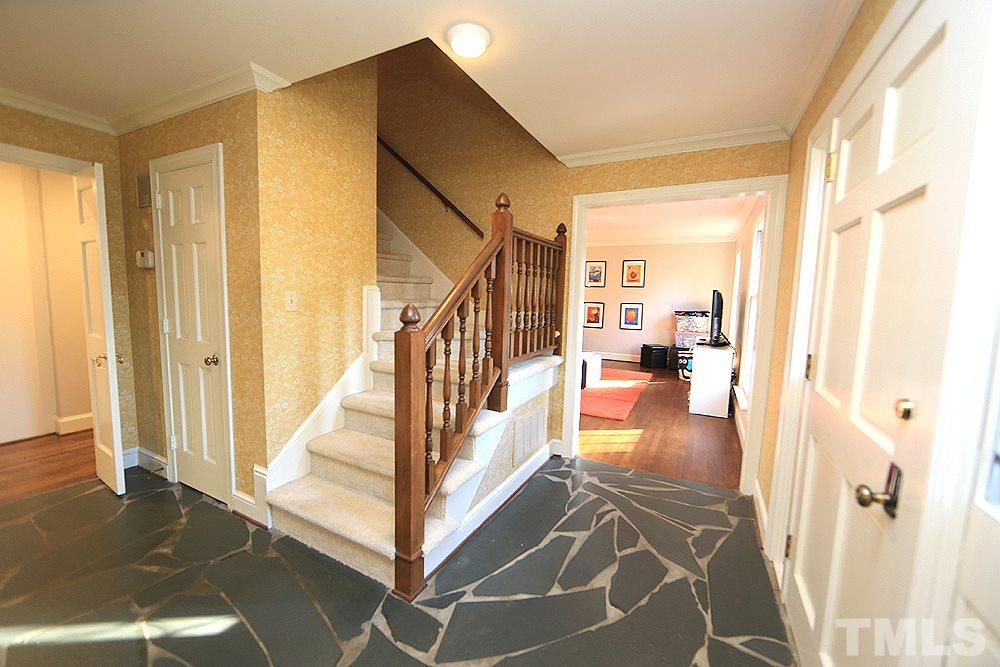 6805 Spring Run Circle Raleigh, NC 27615 - Photo 3 of 28