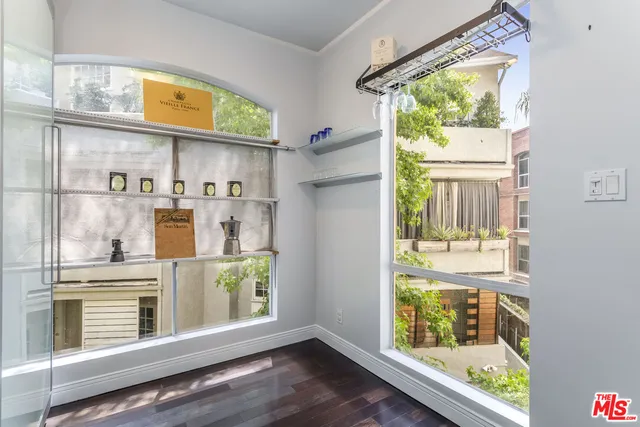 $1,295,000 | 410 South Barrington Avenue, Unit 309, Los Angeles, CA 90049