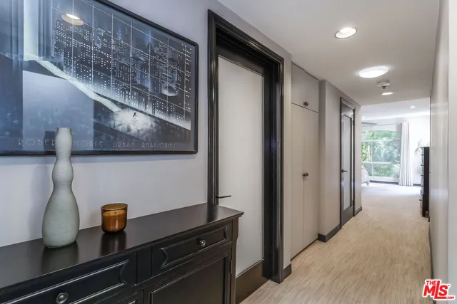 $1,295,000 | 410 South Barrington Avenue, Unit 309, Los Angeles, CA 90049