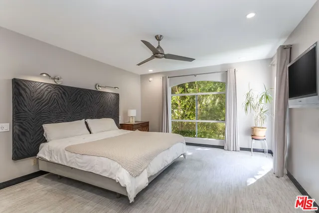 $1,295,000 | 410 South Barrington Avenue, Unit 309, Los Angeles, CA 90049