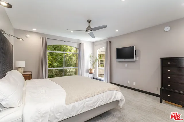 $1,295,000 | 410 South Barrington Avenue, Unit 309, Los Angeles, CA 90049